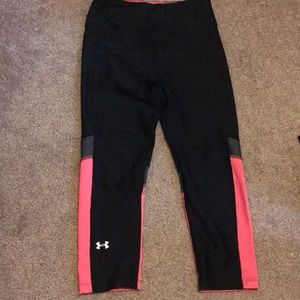 UnderArmour compression Capri leggings